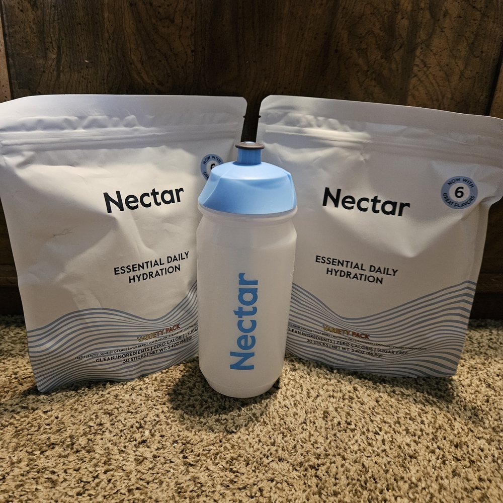 Nectar Hydration Bottle and Pack Set - White and Light Blue